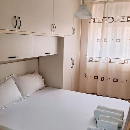 Promenade Apartment In City Centre Berat Bagian luar foto