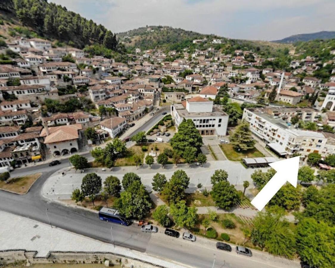 Promenade Apartment In City Centre Berat Bagian luar foto