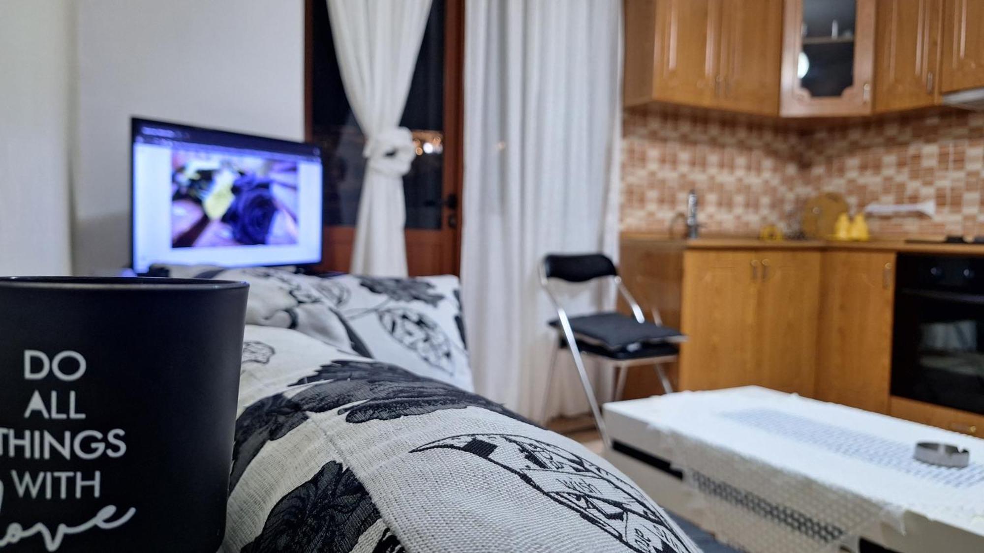 Promenade Apartment In City Centre Berat Bagian luar foto