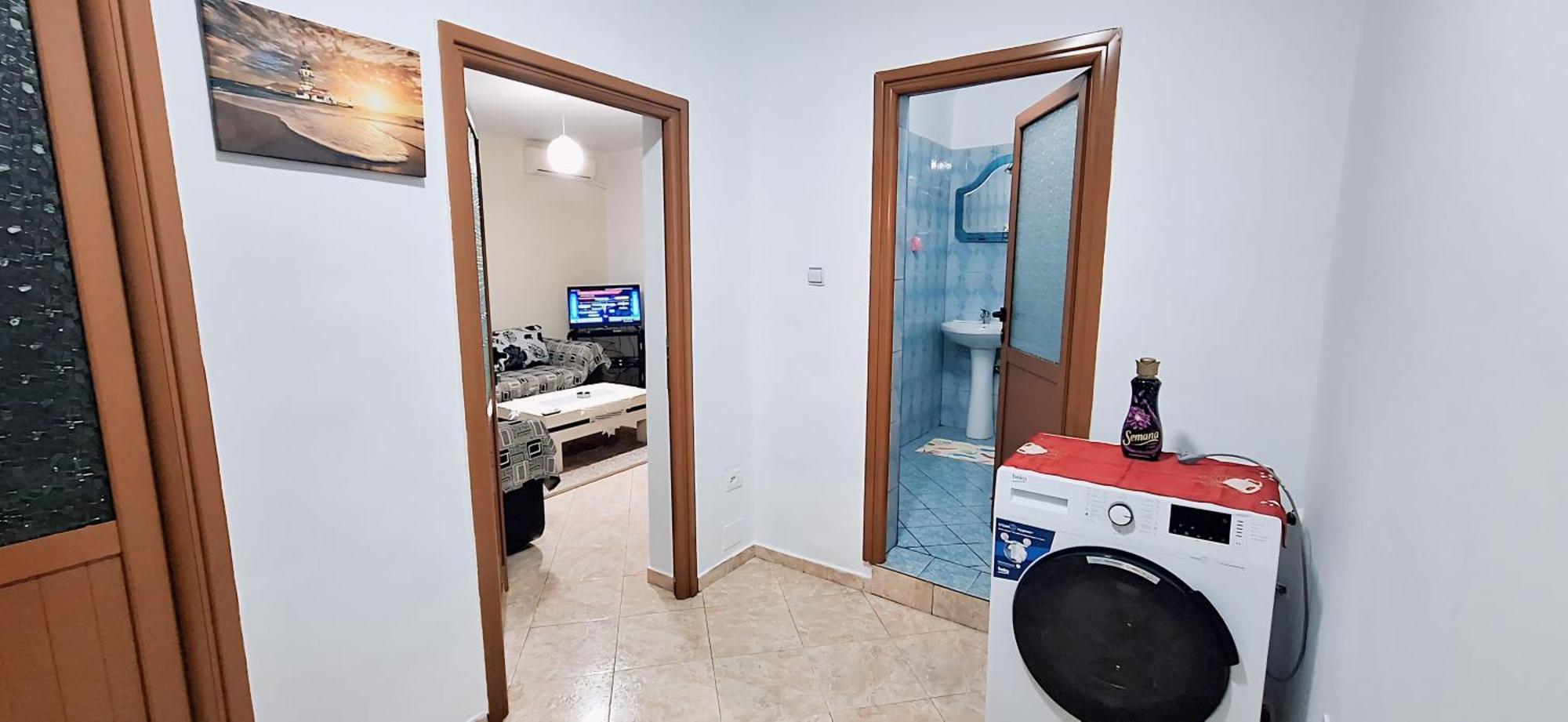 Promenade Apartment In City Centre Berat Bagian luar foto