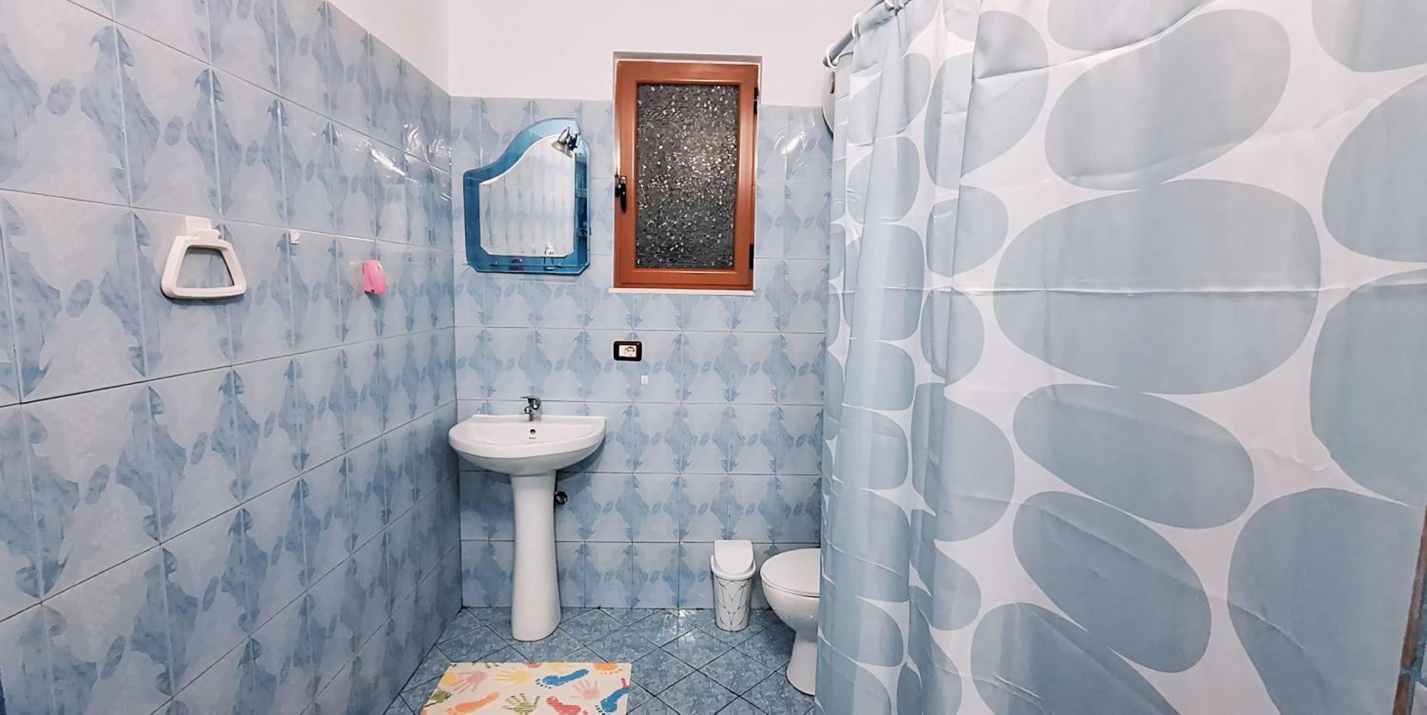 Promenade Apartment In City Centre Berat Bagian luar foto